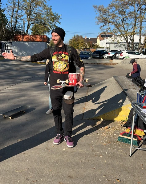 Die ersten Gäste treffen ein